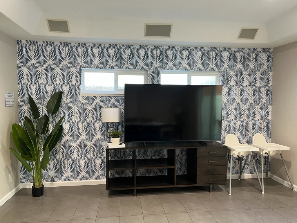 residential wallpaper installation Ontario CA